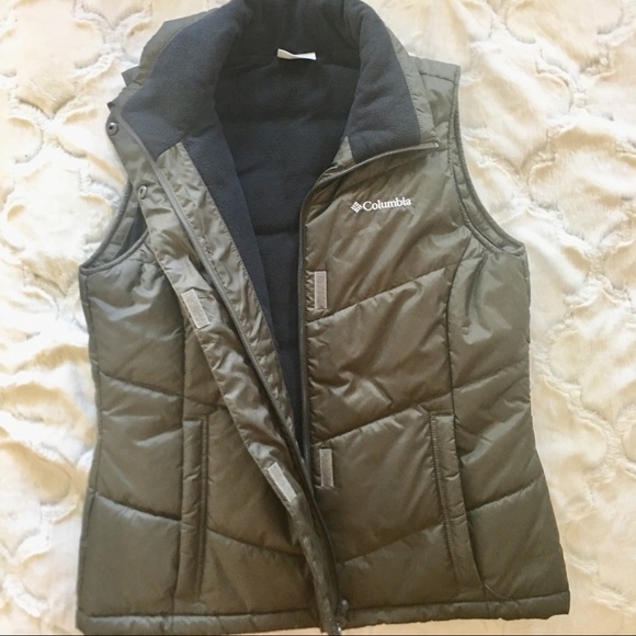 Columbia Jackets & Blazers - COLUMBIA Army Green Puffer Fleece Lined Vest